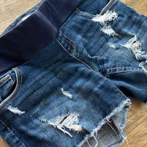 Maternity shorts Jessica Simpson